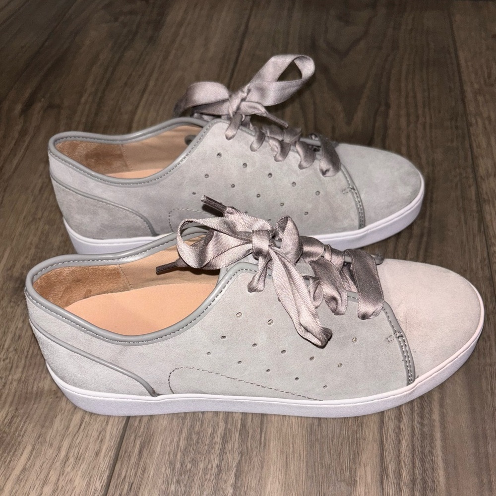 Vionic suede sneakers. Size 8